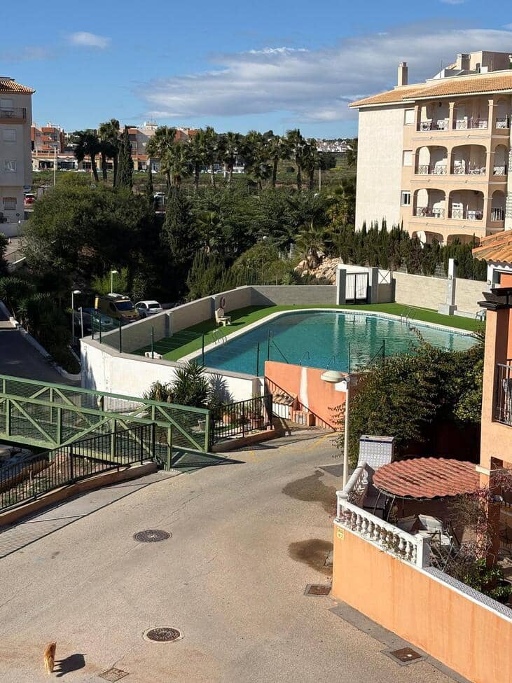 3 soverom Penthouse til salgs i Playa Flamenca med svømmebasseng garasje - € 185 000 (Ref: 9529363)