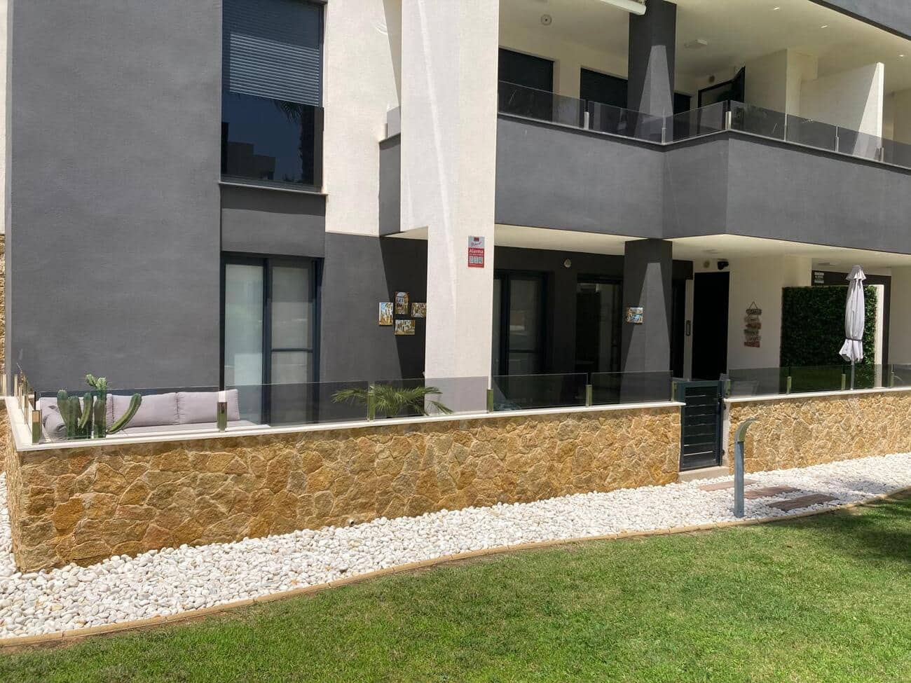 2 soverom Leilighet til salgs i Los Altos med svømmebasseng garasje - € 284 500 (Ref: 9537174)