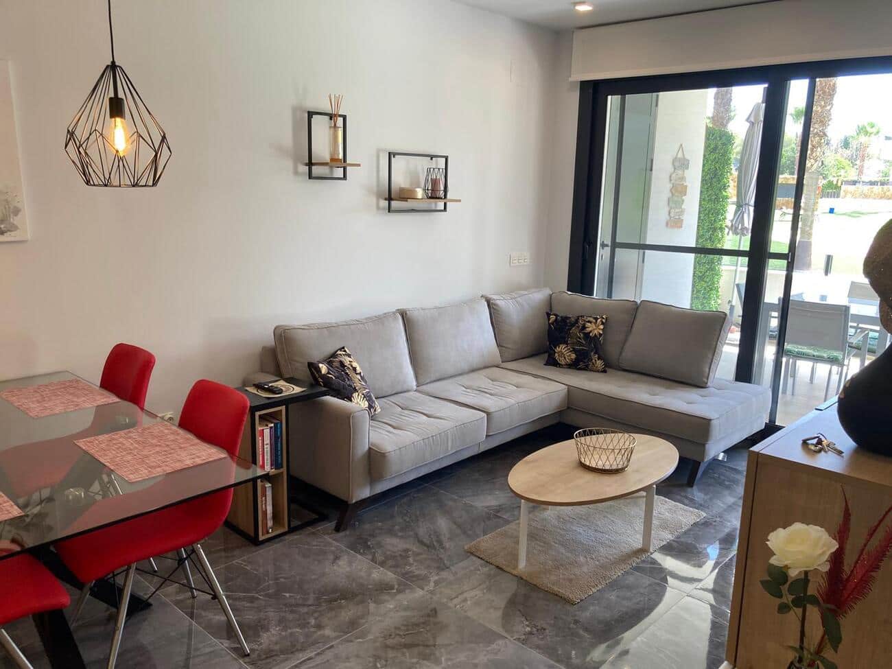 2 soverom Leilighet til salgs i Los Altos med svømmebasseng garasje - € 284 500 (Ref: 9537174)