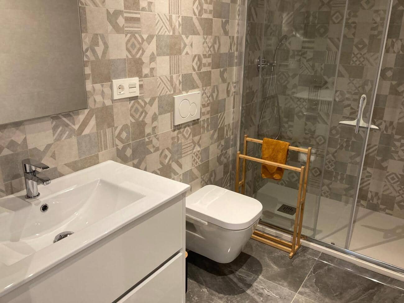 2 soverom Leilighet til salgs i Los Altos med svømmebasseng garasje - € 284 500 (Ref: 9537174)