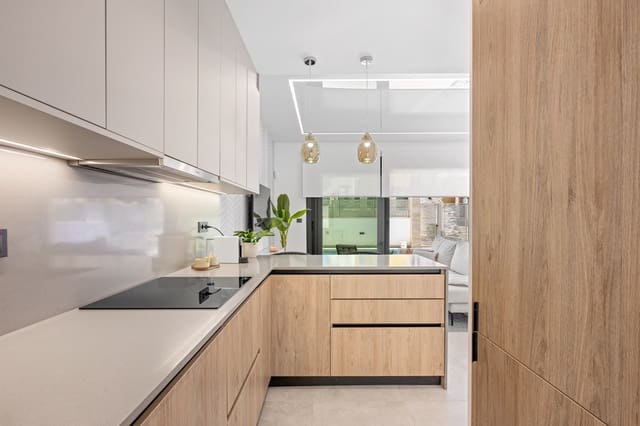 3 makuuhuone Huvila myytävänä paikassa Villamartin, Orihuela mukana uima-altaan 
autotalli - 519 500 € (Ref: 9537179)