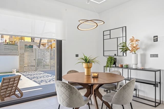 3 makuuhuone Huvila myytävänä paikassa Villamartin, Orihuela mukana uima-altaan 
autotalli - 519 500 € (Ref: 9537179)