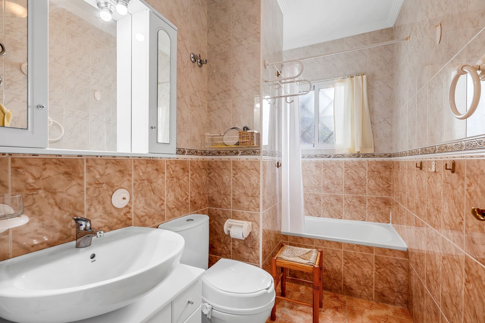 2 soveværelse Penthouse til salg i Torrevieja med swimmingpool - € 149.000 (Ref: 9540674)