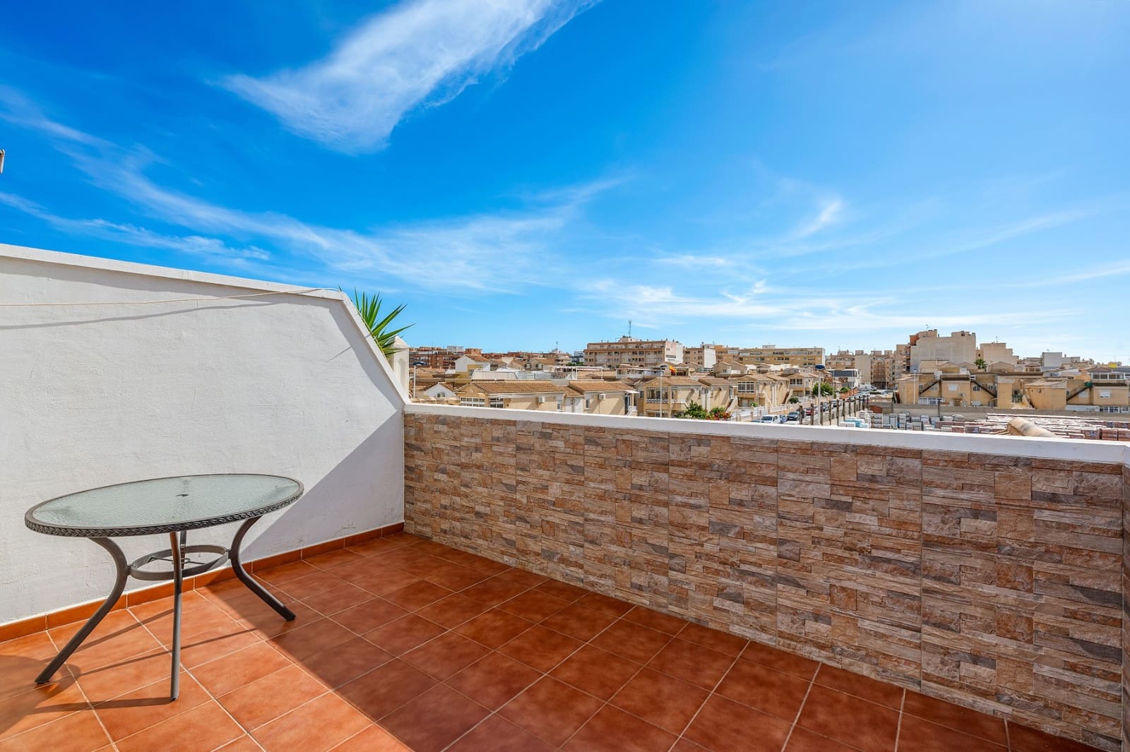 2 soveværelse Penthouse til salg i Torrevieja med swimmingpool - € 149.000 (Ref: 9540674)