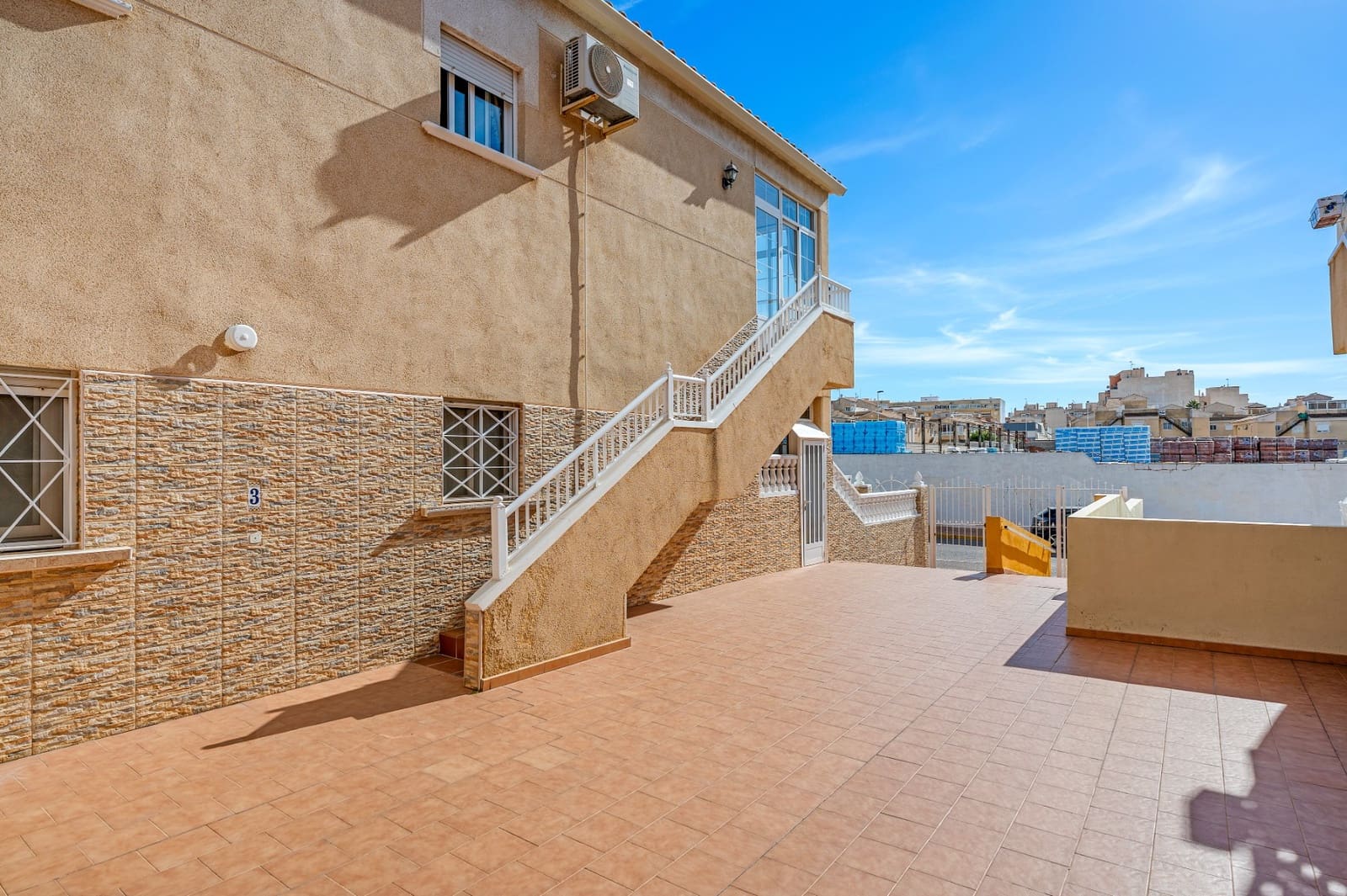 2 soveværelse Penthouse til salg i Torrevieja med swimmingpool - € 149.000 (Ref: 9540674)