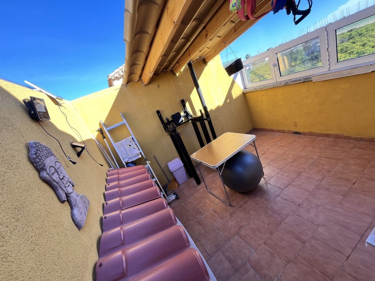 2 bedroom Penthouse for sale in Daya Nueva with pool - € 114,900 (Ref: 9540677)