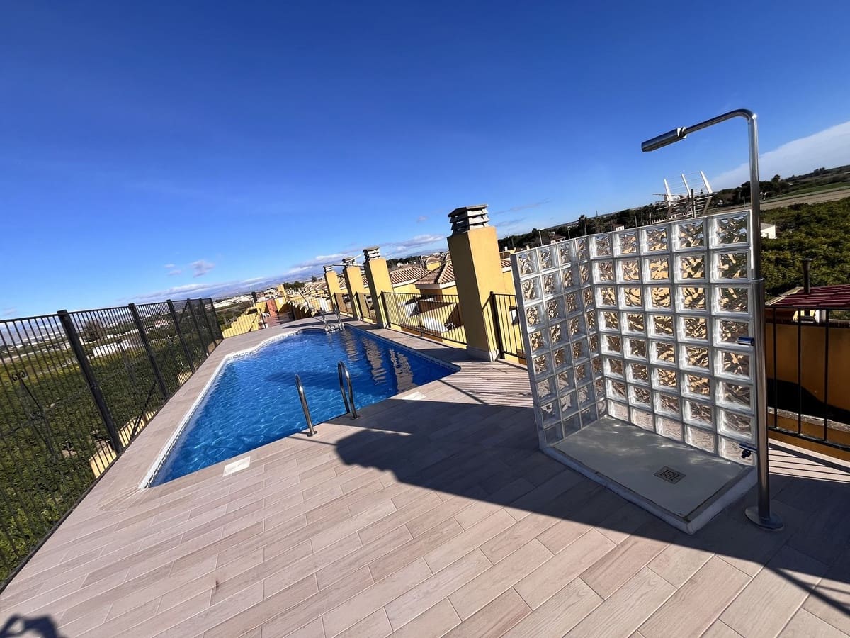 2 bedroom Penthouse for sale in Daya Nueva with pool - € 114,900 (Ref: 9540677)