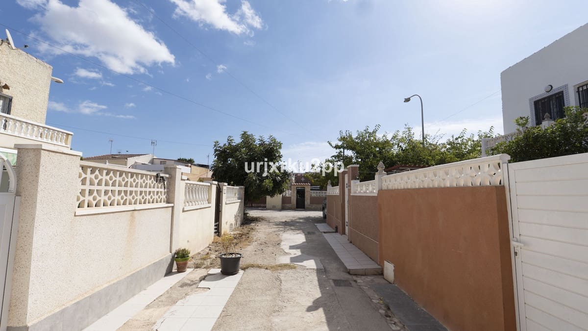 3 soveværelse Byhus til salg i Torrevieja - € 142.000 (Ref: 9540678)