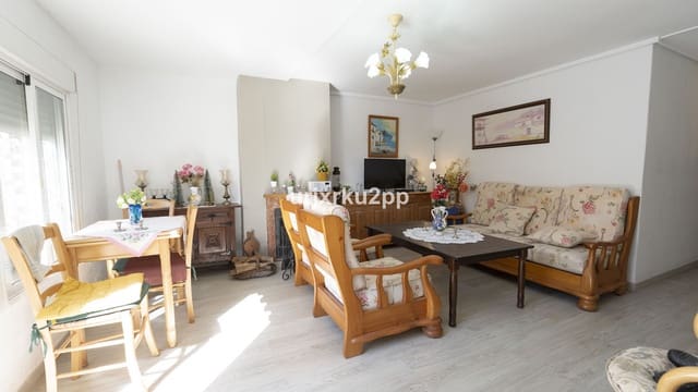 3 quarto Casa em Banda para venda em Puerto Deportivo, Torrevieja - 142 000 € (Ref: 9540678)
