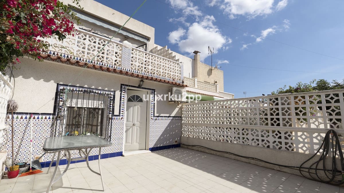 3 soveværelse Byhus til salg i Torrevieja - € 142.000 (Ref: 9540678)