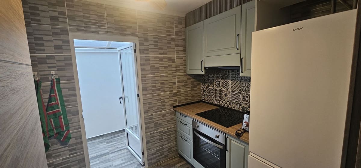 2 soverom Leilighet til salgs i Torrevieja med svømmebasseng - € 140 000 (Ref: 9540679)