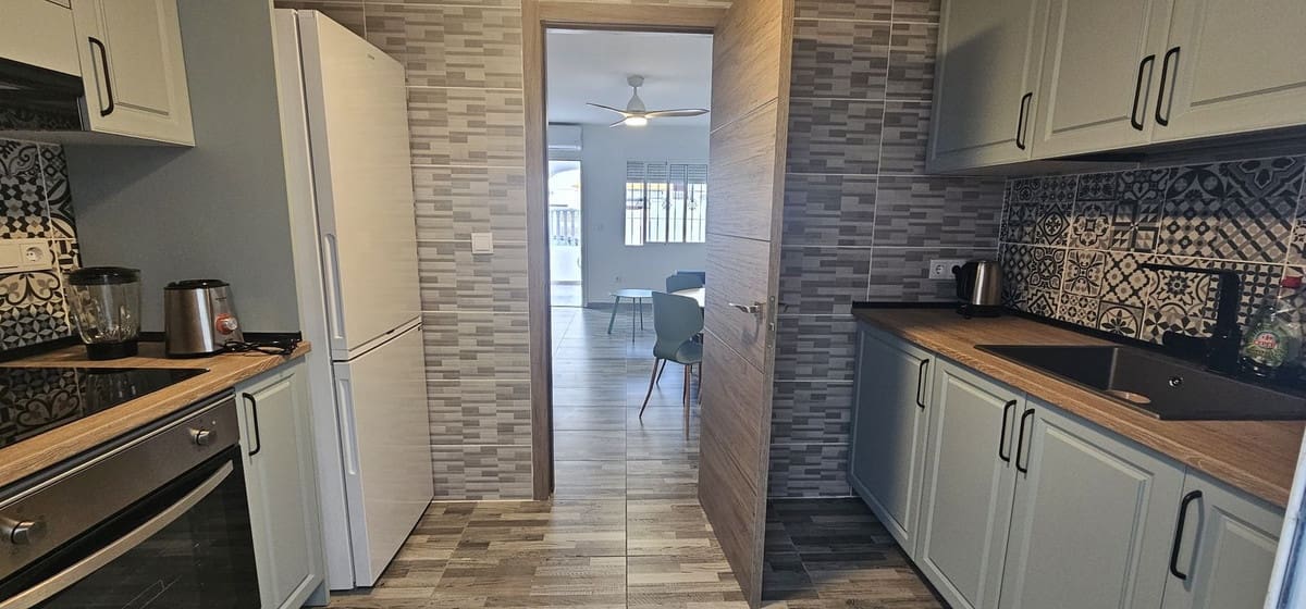 2 soverom Leilighet til salgs i Torrevieja med svømmebasseng - € 140 000 (Ref: 9540679)