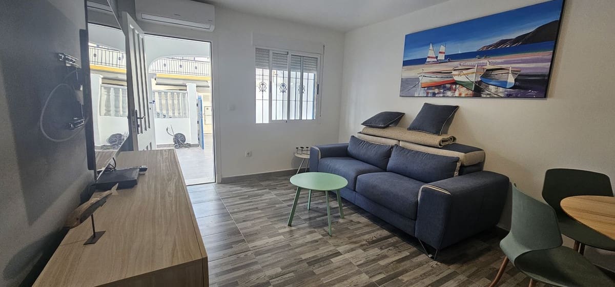 2 soverom Leilighet til salgs i Torrevieja med svømmebasseng - € 140 000 (Ref: 9540679)