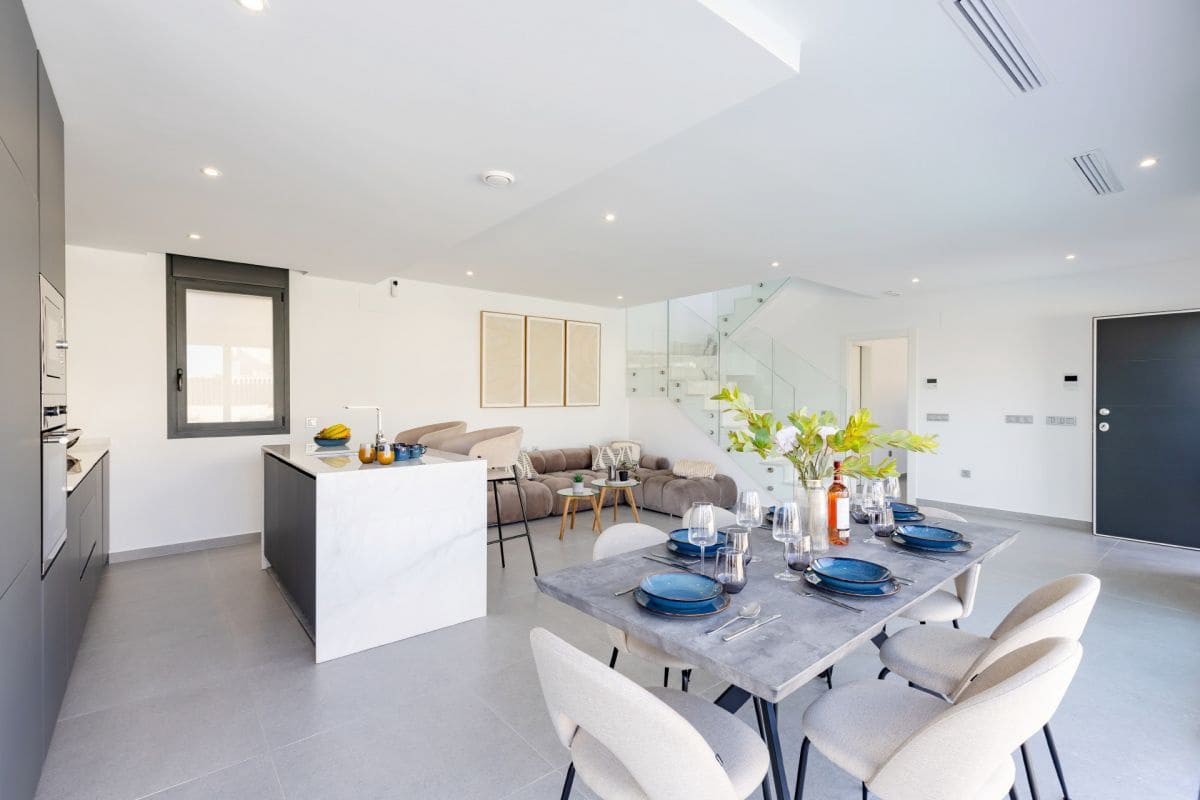 3 bedroom Villa for sale in Algorfa with pool garage - € 549,900 (Ref: 9542961)