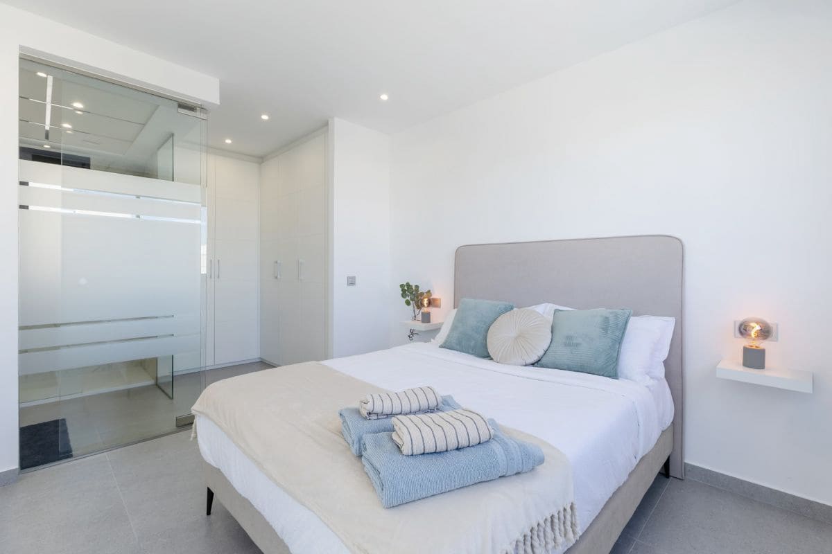 3 bedroom Villa for sale in Algorfa with pool garage - € 549,900 (Ref: 9542961)