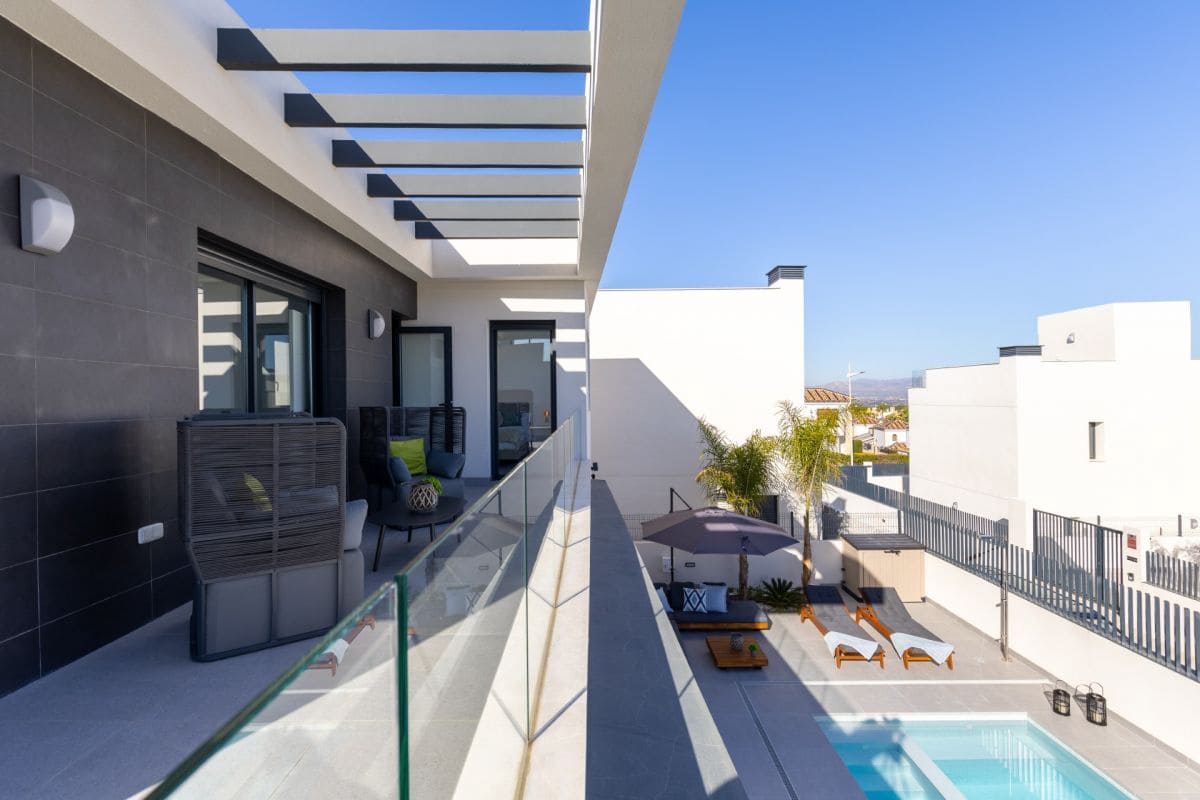 3 bedroom Villa for sale in Algorfa with pool garage - € 549,900 (Ref: 9542961)