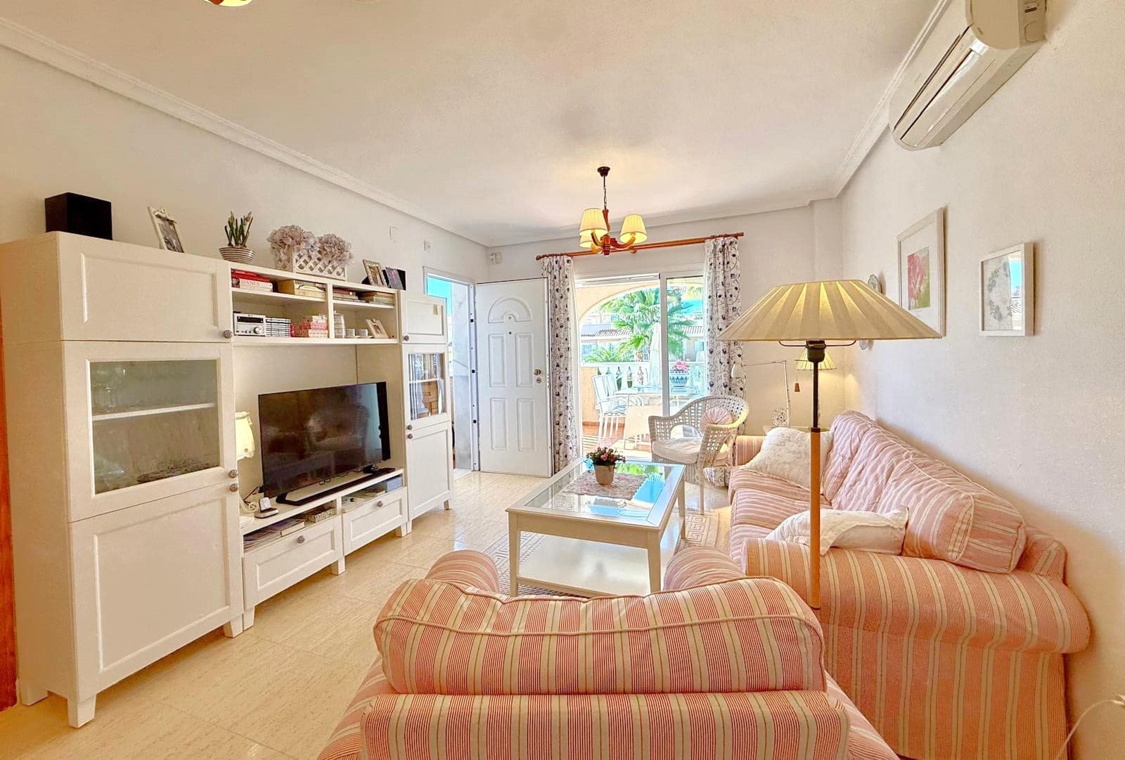 3 sypialnia Penthouse na sprzedaż w Playa Flamenca z basenem - 245 000 € (Ref: 9542962)