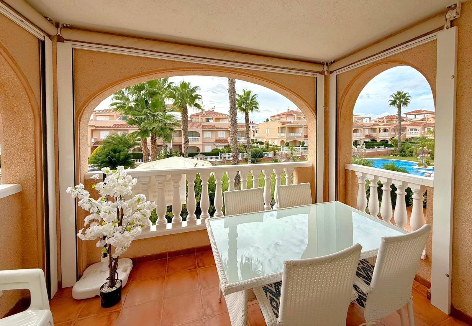3 sypialnia Penthouse na sprzedaż w Playa Flamenca z basenem - 245 000 € (Ref: 9542962)