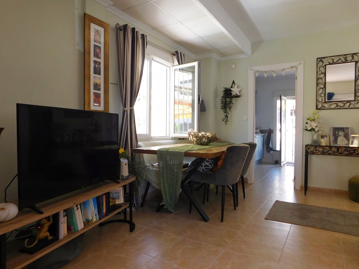 3 slaapkamer Villa te koop in Villamartin met zwembad garage - € 279.995 (Ref: 9550540)