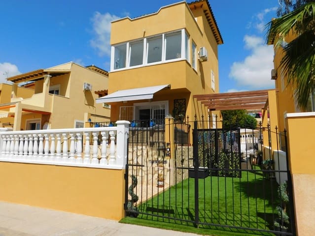 3 makuuhuone Huvila myytävänä paikassa Villamartin, Orihuela mukana uima-altaan 
autotalli - 279 995 € (Ref: 9550540)