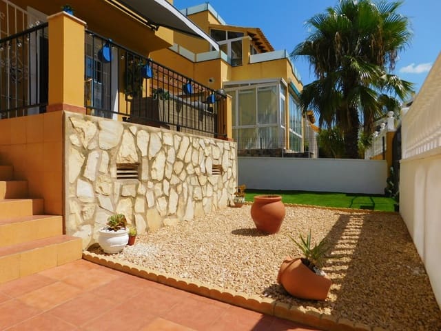 3 makuuhuone Huvila myytävänä paikassa Villamartin, Orihuela mukana uima-altaan 
autotalli - 279 995 € (Ref: 9550540)