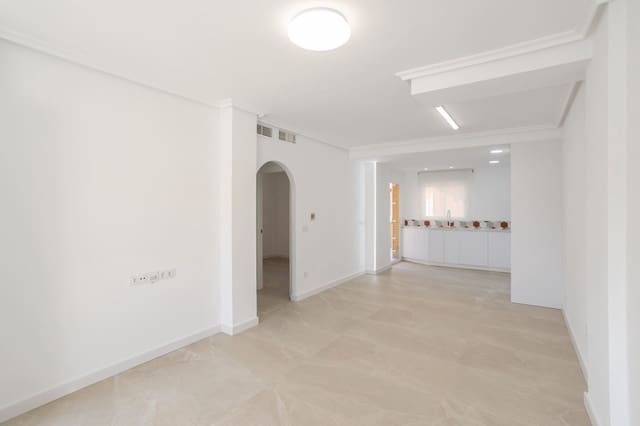 2 quarto Apartamento para venda em Torre de la Horadada, Pilar de la Horadada com piscina - 225 000 € (Ref: 9550543)