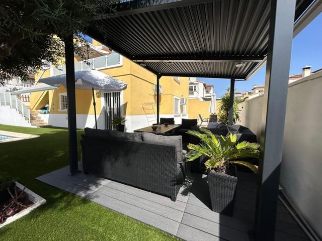 3 Zimmer Villa zu verkaufen in San Miguel de Salinas mit Pool - 420.000 € (Ref: 9550545)