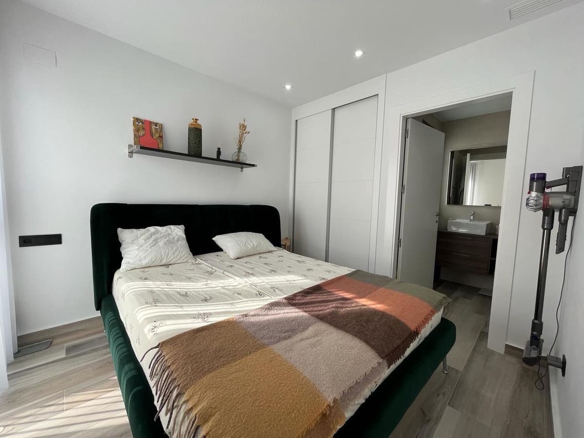 Chalet de 3 habitaciones en Los Balcones en venta con piscina garaje - 489.000 € (Ref: 9550547)