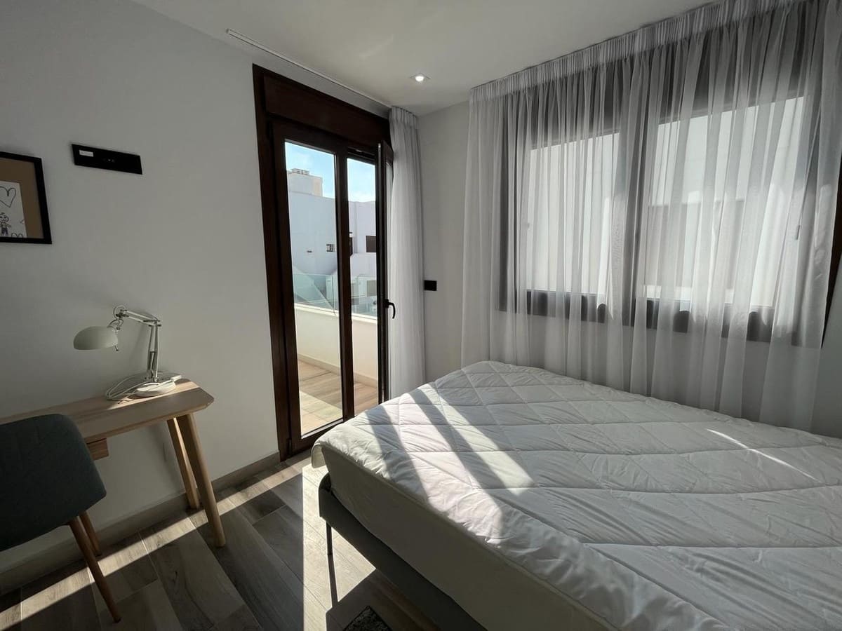 Chalet de 3 habitaciones en Los Balcones en venta con piscina garaje - 489.000 € (Ref: 9550547)