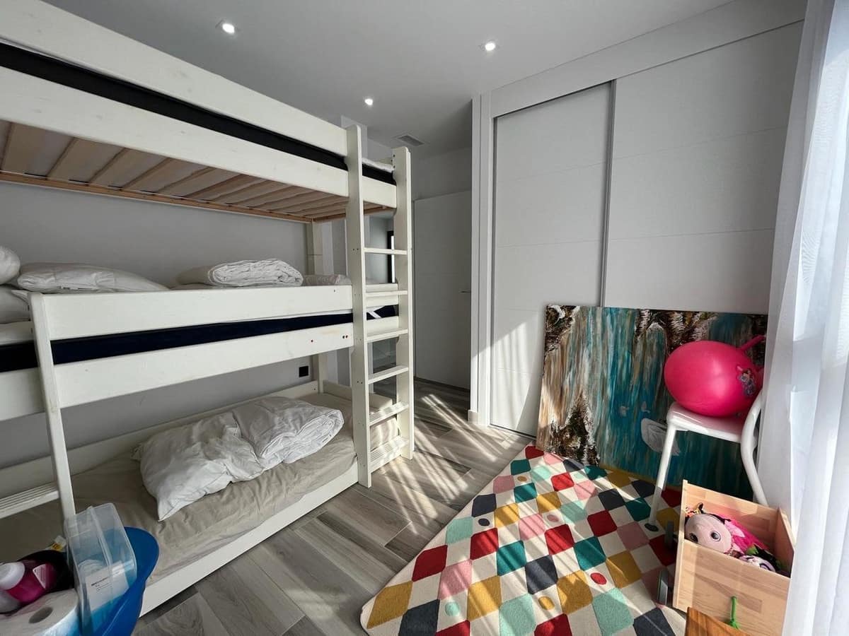 Chalet de 3 habitaciones en Los Balcones en venta con piscina garaje - 489.000 € (Ref: 9550547)