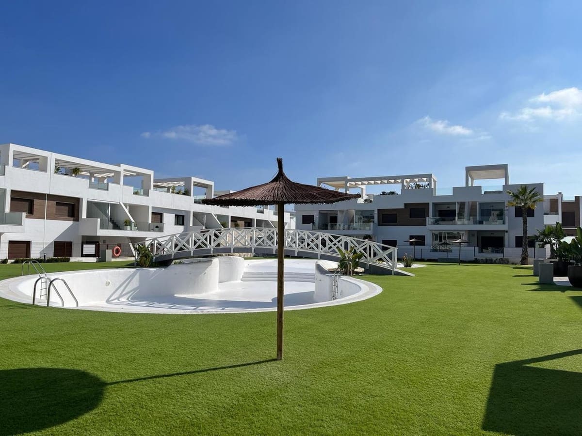 Chalet de 3 habitaciones en Los Balcones en venta con piscina garaje - 489.000 € (Ref: 9550547)