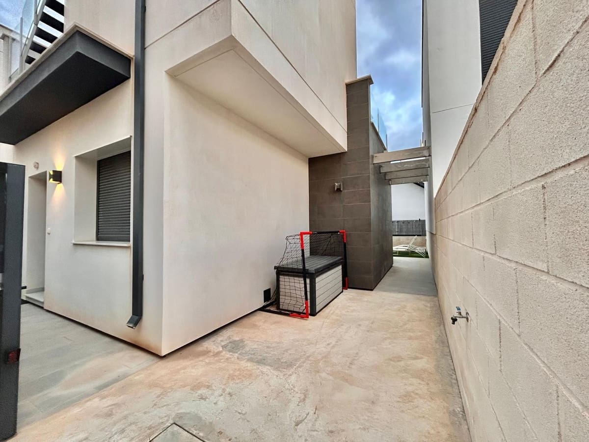 3 makuuhuone Huvila myytävänä paikassa Villamartin mukana uima-altaan - 329 900 € (Ref: 9553225)