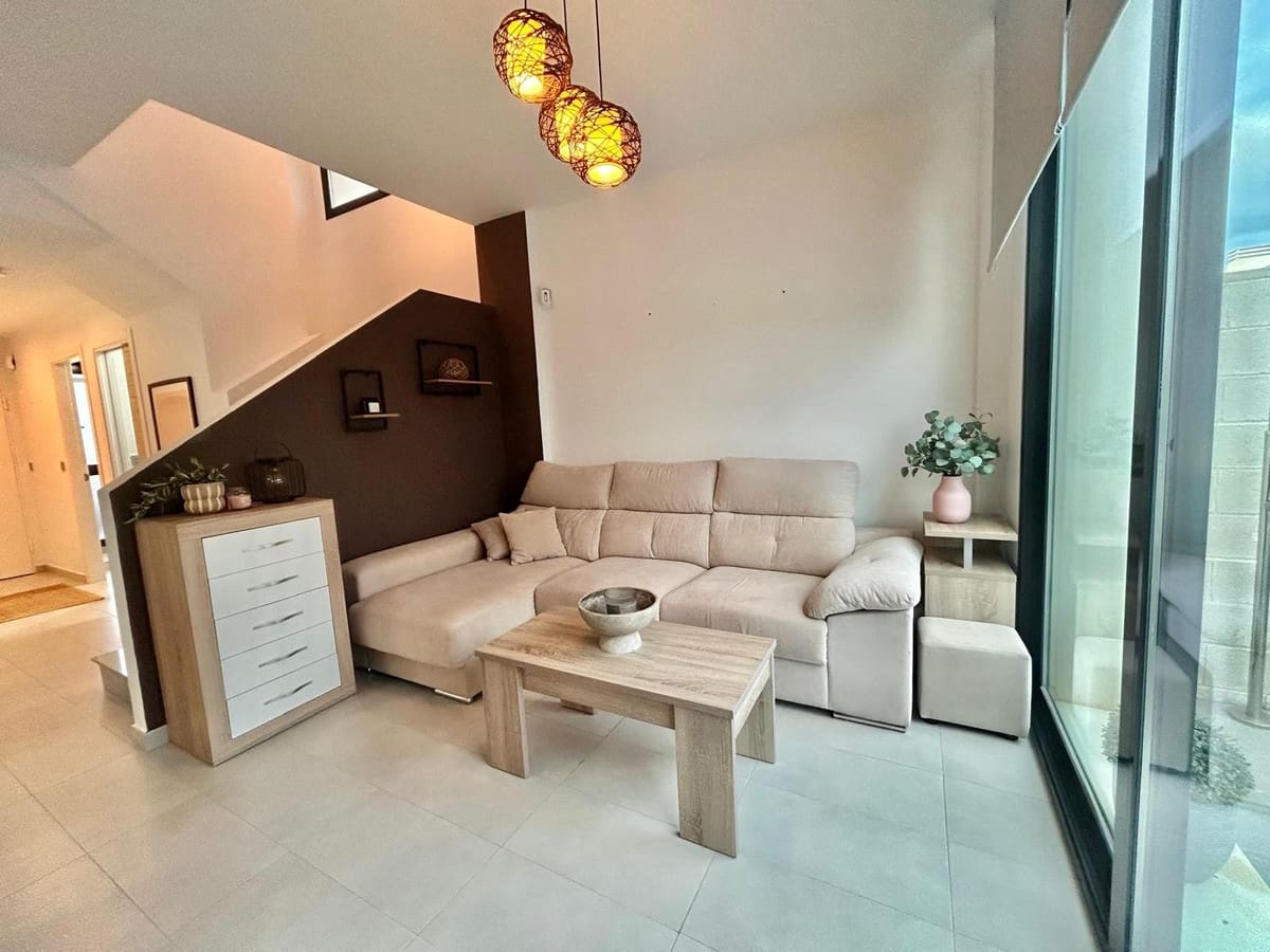 3 sypialnia Willa na sprzedaż w Villamartin z basenem garażem - 329 900 € (Ref: 9553225)