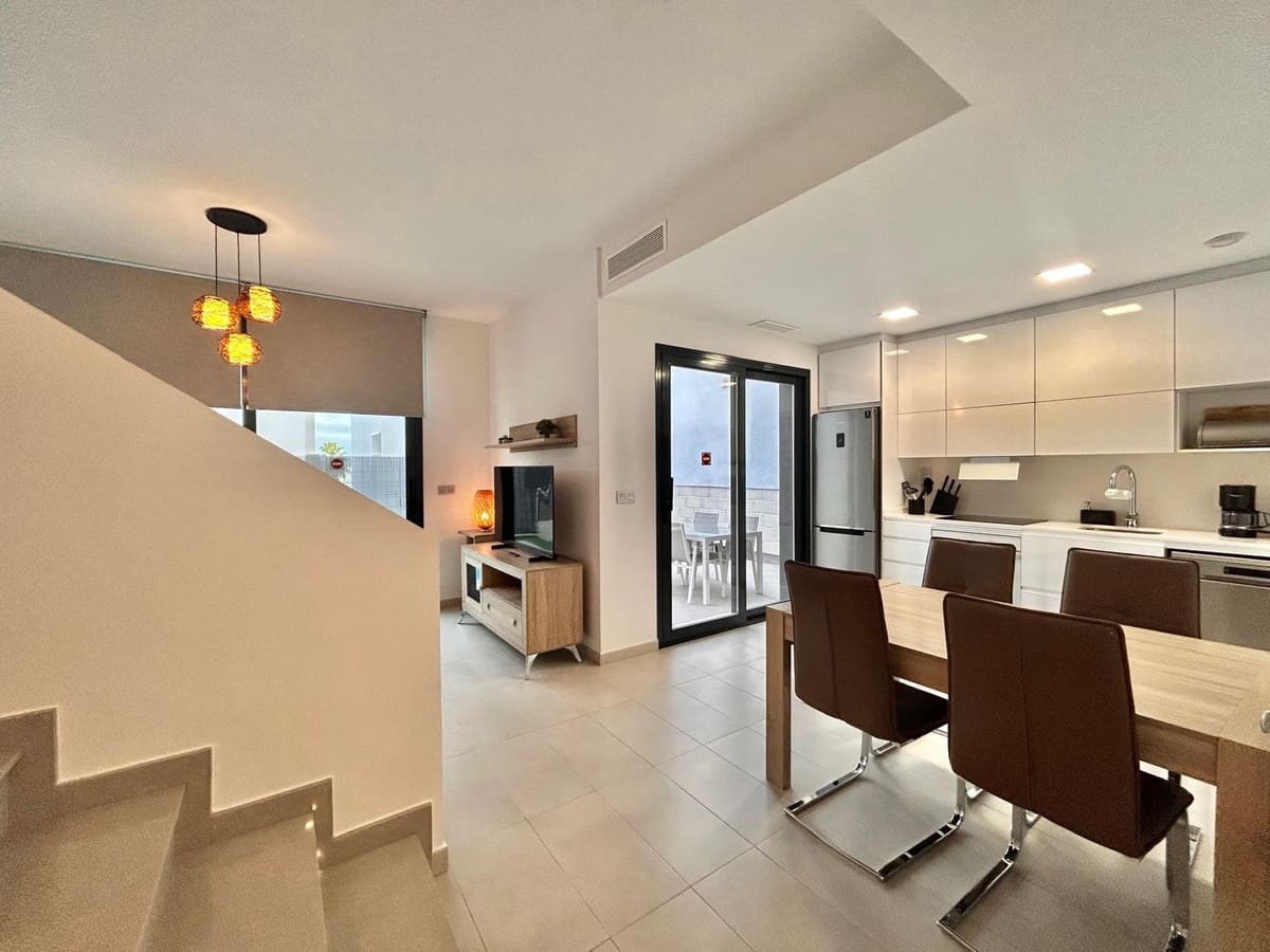 3 sypialnia Willa na sprzedaż w Villamartin z basenem garażem - 329 900 € (Ref: 9553225)