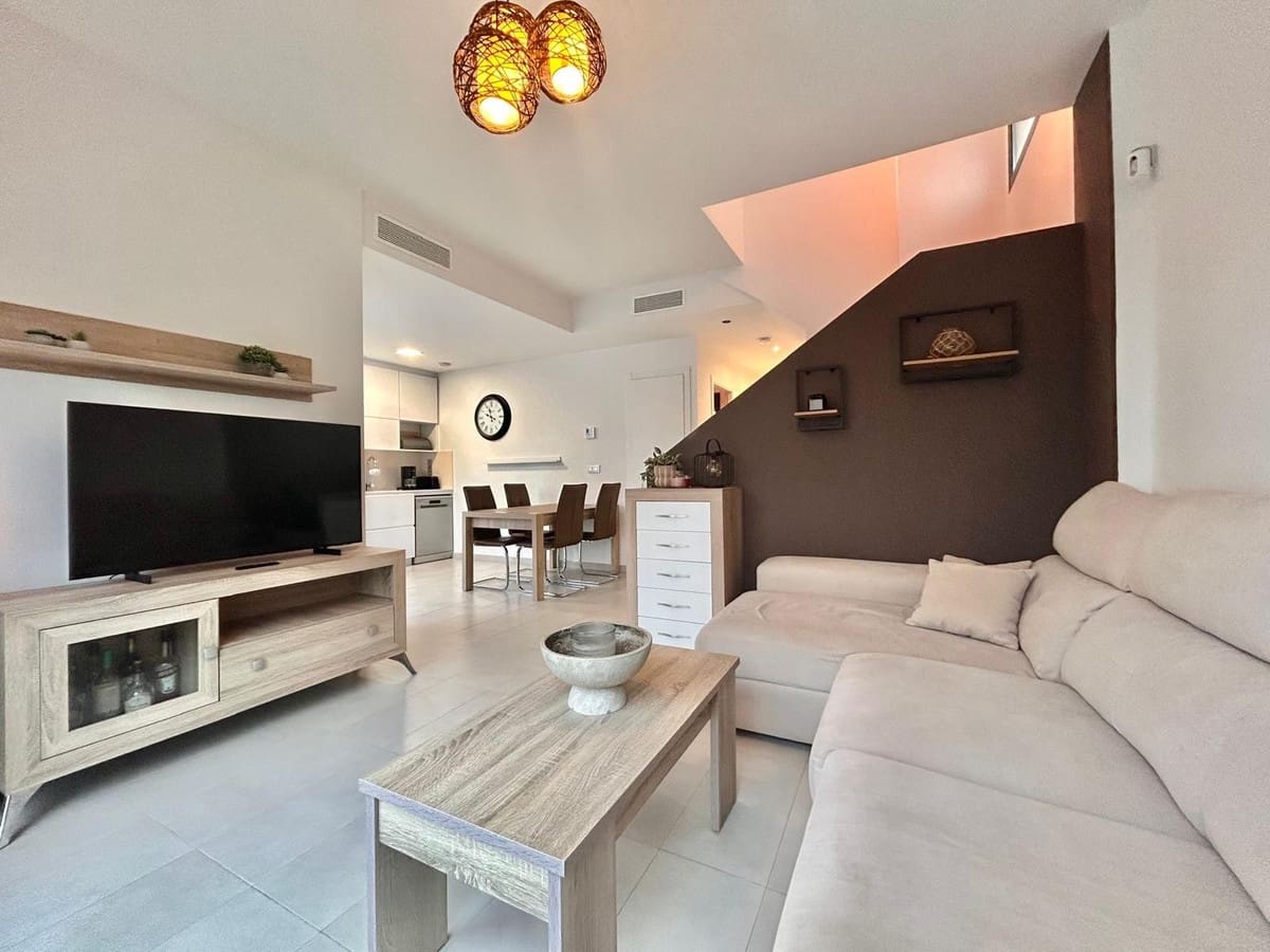 3 sypialnia Willa na sprzedaż w Villamartin z basenem garażem - 329 900 € (Ref: 9553225)