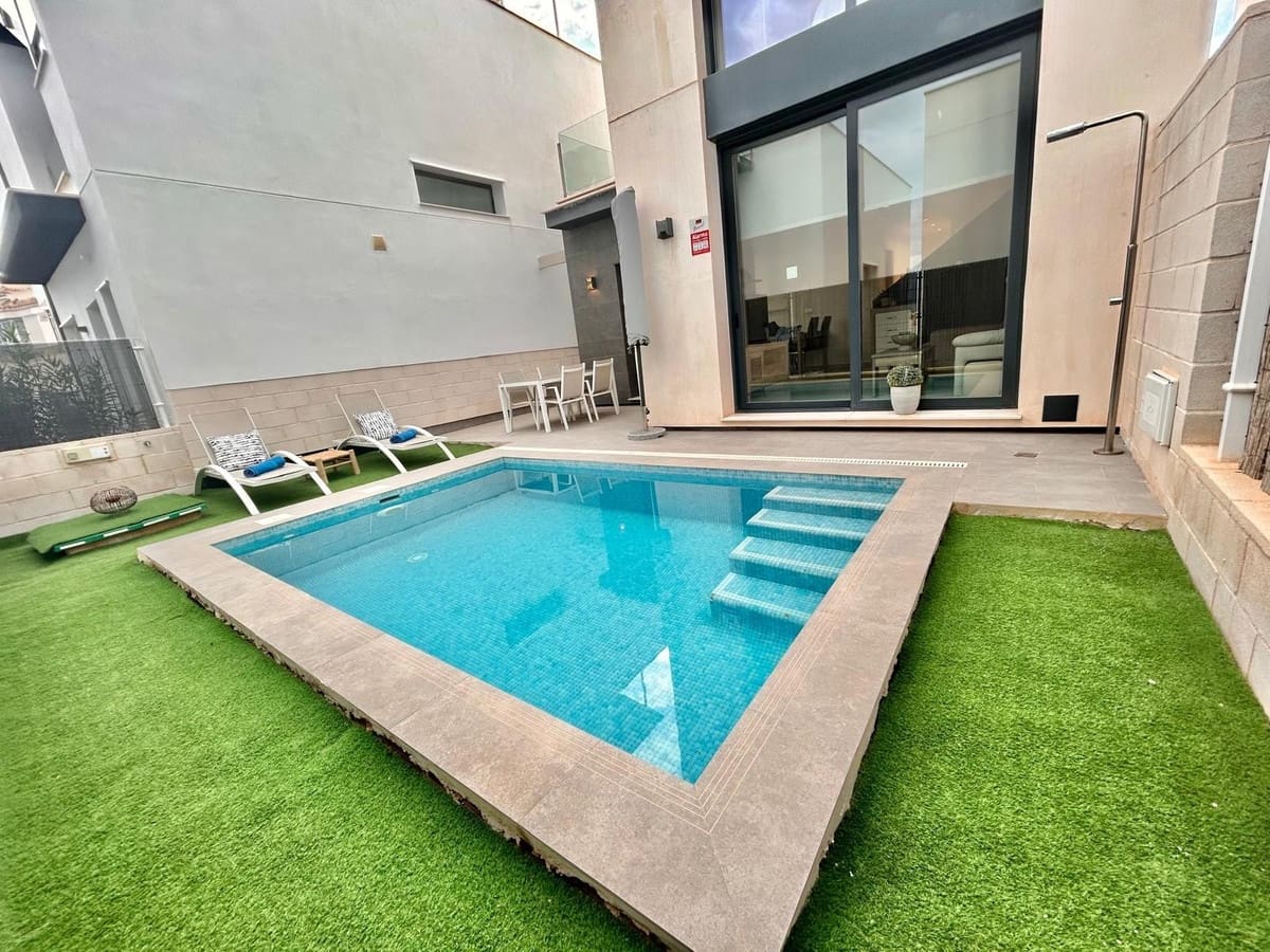 3 sypialnia Willa na sprzedaż w Villamartin z basenem garażem - 329 900 € (Ref: 9553225)