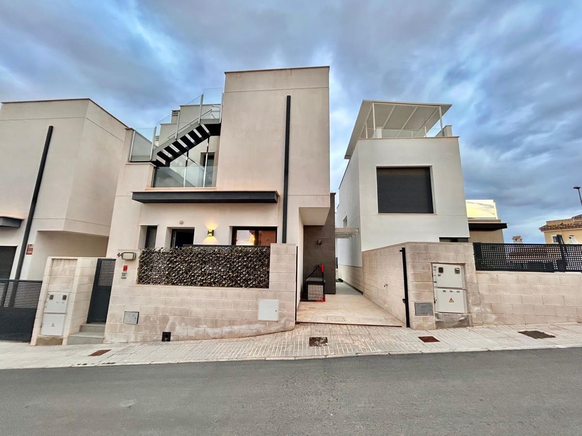 3 sypialnia Willa na sprzedaż w Villamartin z basenem garażem - 329 900 € (Ref: 9553225)