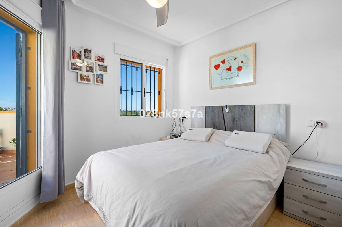 3 slaapkamer Villa te koop in El Raso met zwembad - € 350.000 (Ref: 9553226)