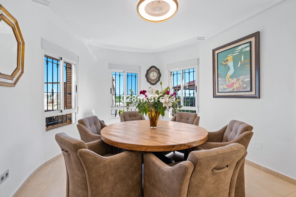 3 slaapkamer Villa te koop in El Raso met zwembad - € 350.000 (Ref: 9553226)