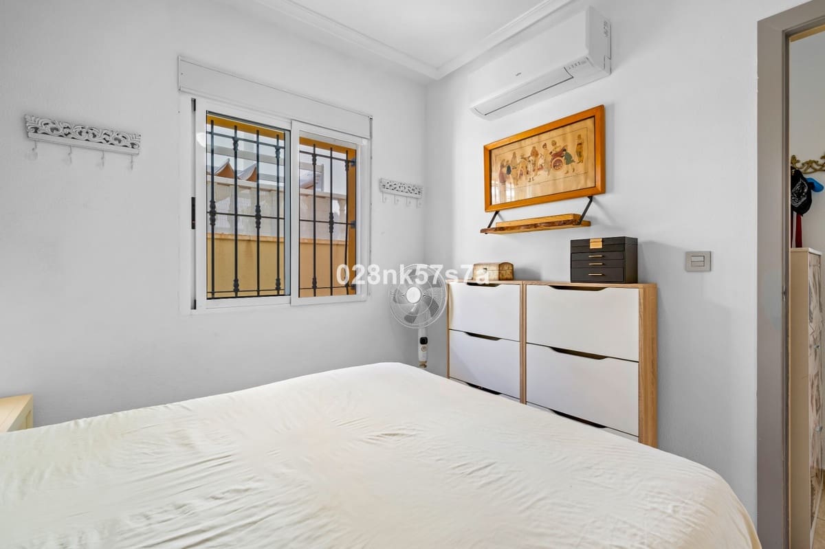 3 slaapkamer Villa te koop in El Raso met zwembad - € 350.000 (Ref: 9553226)