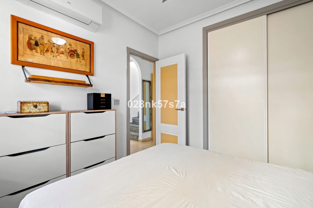 3 slaapkamer Villa te koop in El Raso met zwembad - € 350.000 (Ref: 9553226)