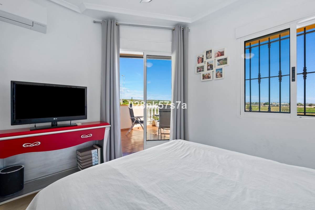 3 slaapkamer Villa te koop in El Raso met zwembad - € 350.000 (Ref: 9553226)