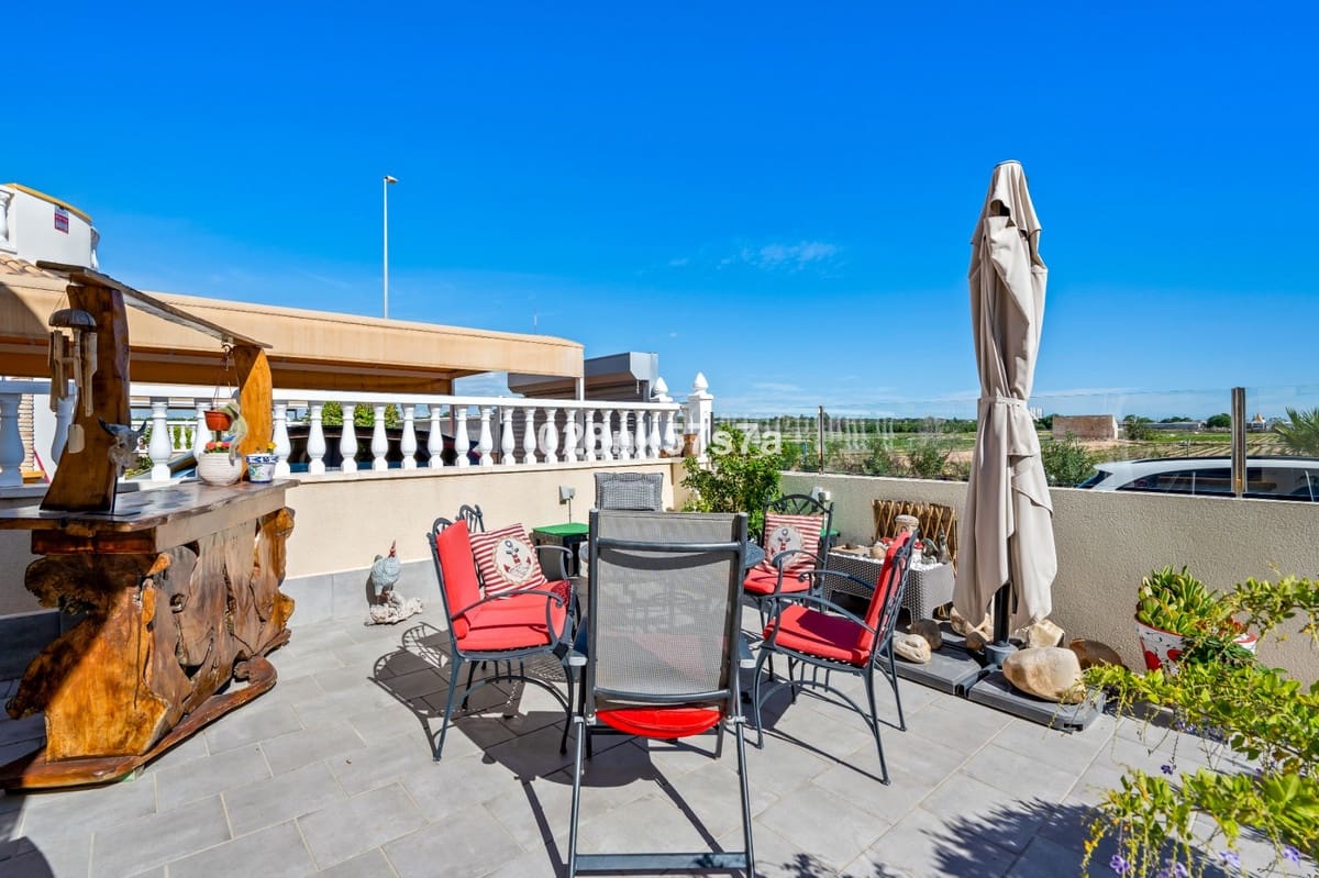 3 slaapkamer Villa te koop in El Raso met zwembad - € 350.000 (Ref: 9553226)