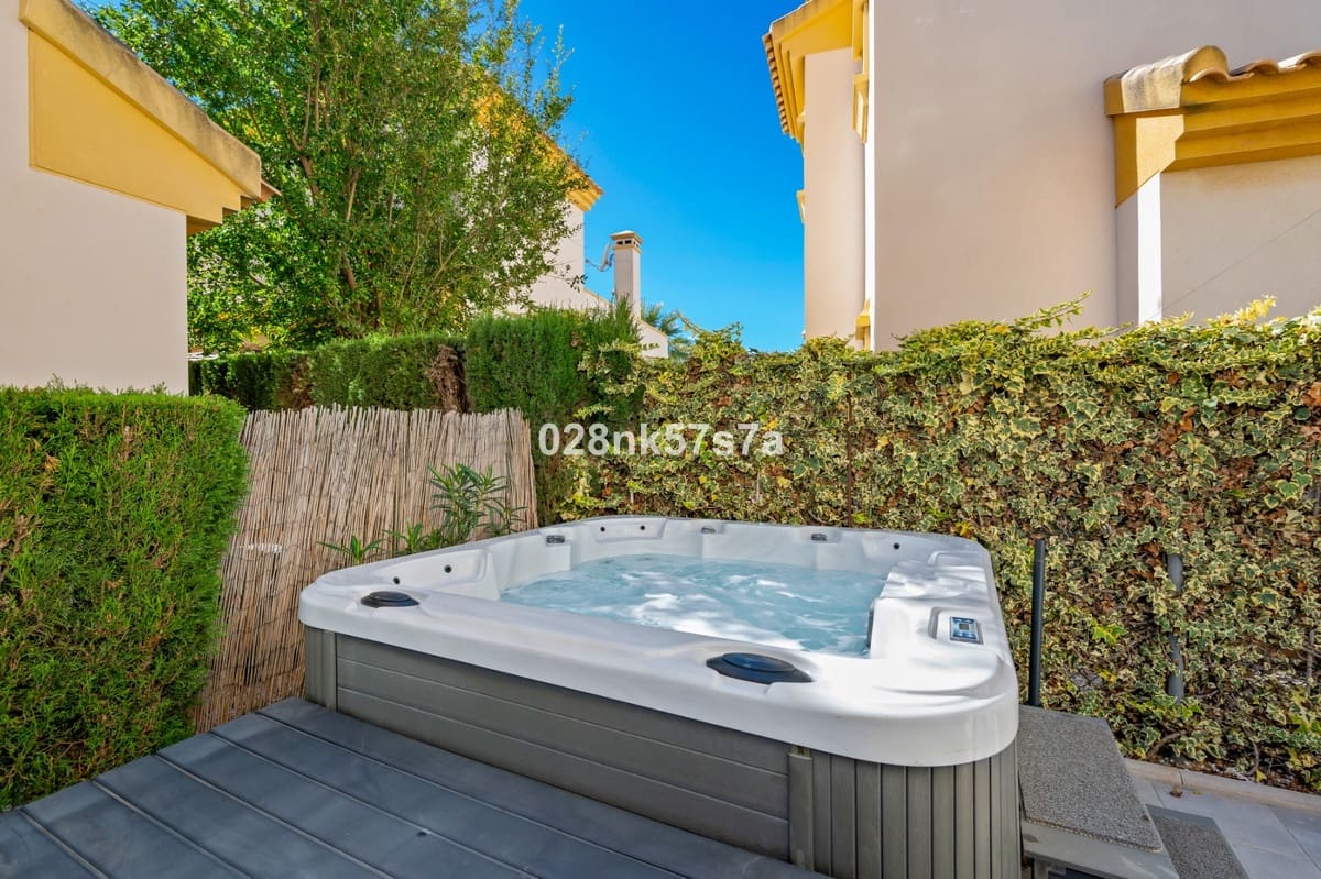 3 slaapkamer Villa te koop in El Raso met zwembad - € 350.000 (Ref: 9553226)