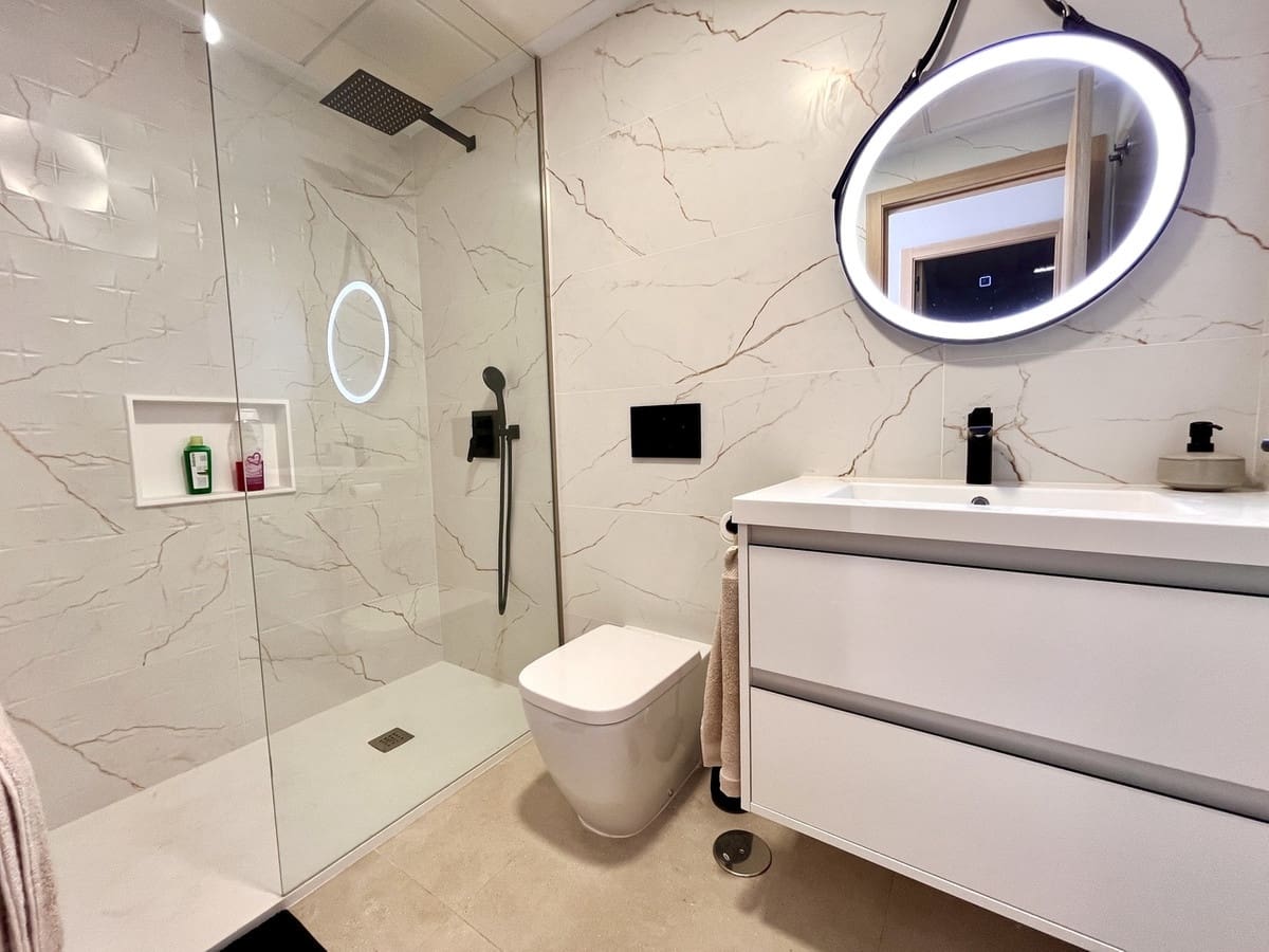 2 bedroom Penthouse for sale in Torre de la Horadada with garage - € 495,000 (Ref: 9557347)