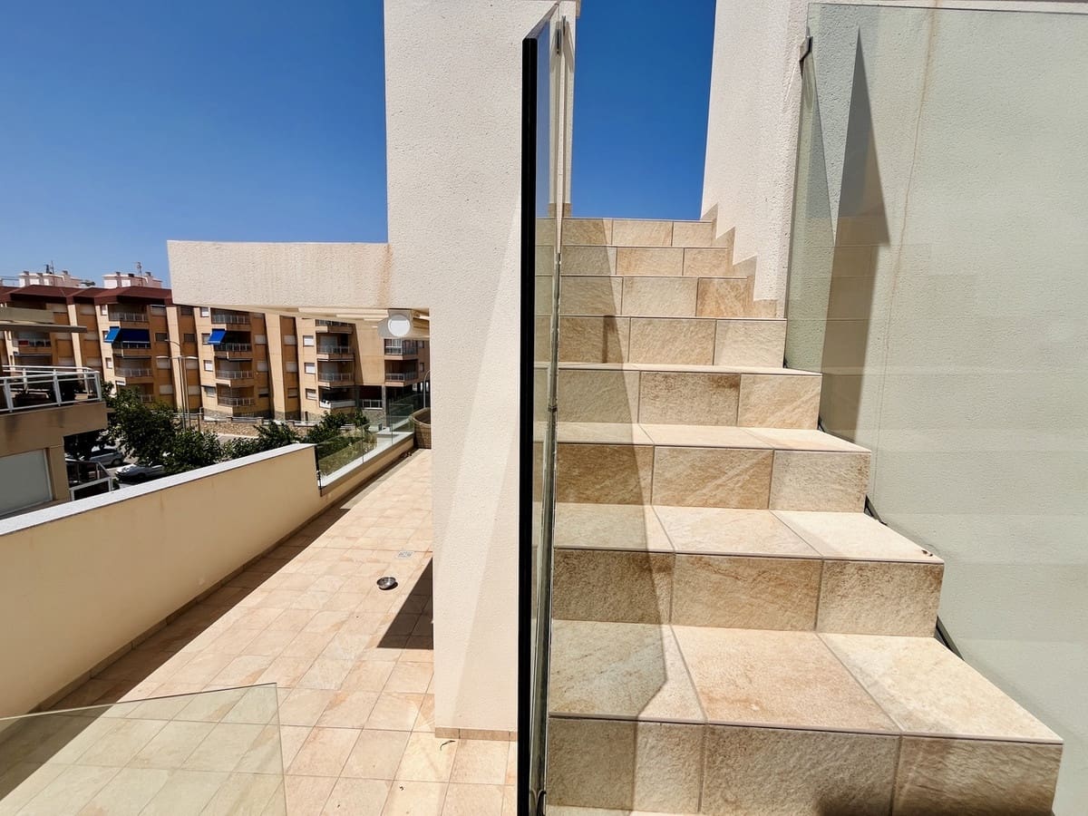 2 bedroom Penthouse for sale in Torre de la Horadada with garage - € 495,000 (Ref: 9557347)