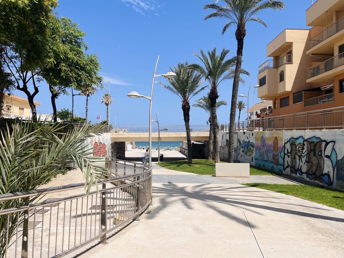 2 bedroom Penthouse for sale in Torre de la Horadada with garage - € 495,000 (Ref: 9557347)