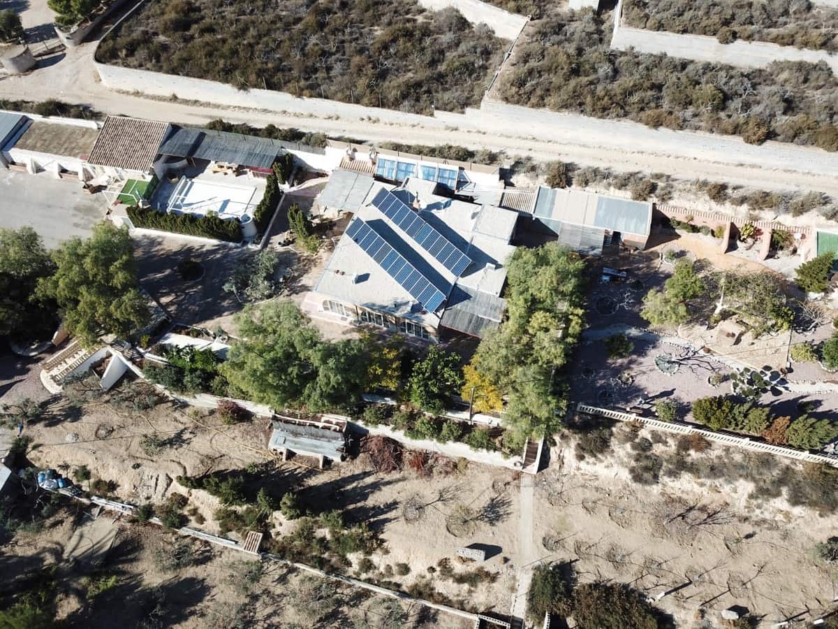 5 bedroom Finca/Country House for sale in Crevillente / Crevillent - € 420,000 (Ref: 9557348)