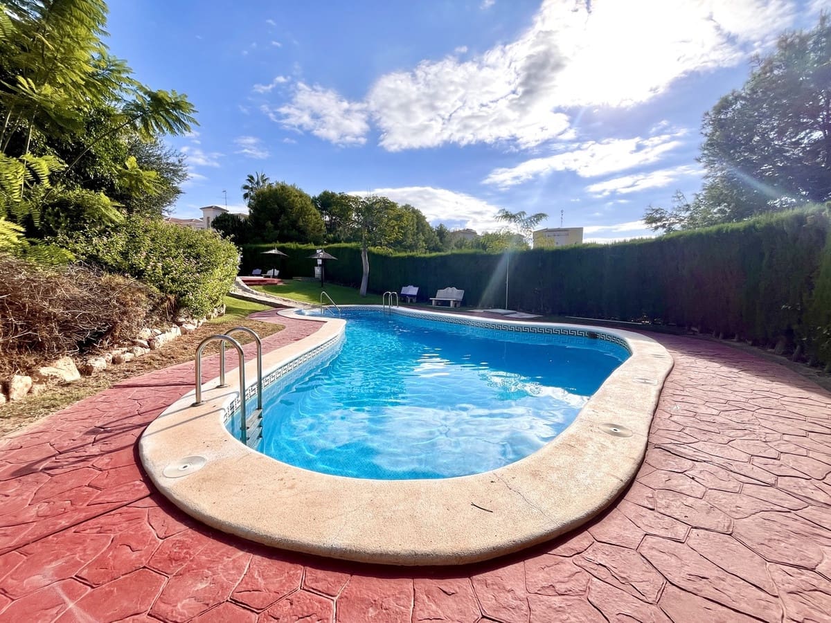 2 bedroom Apartment for sale in Playa Flamenca with pool garage - € 199,999 (Ref: 9557349)