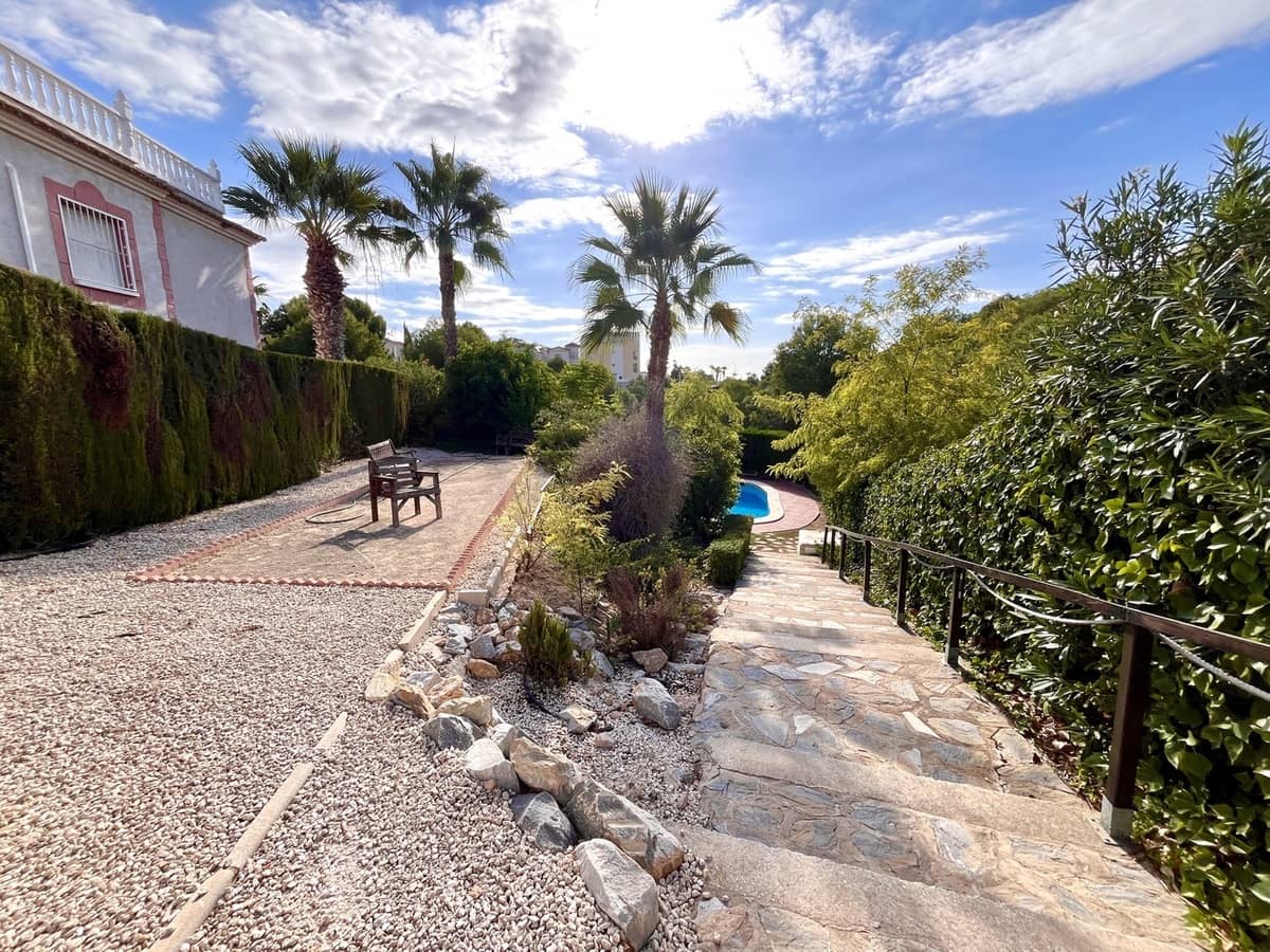 2 bedroom Apartment for sale in Playa Flamenca with pool garage - € 199,999 (Ref: 9557349)